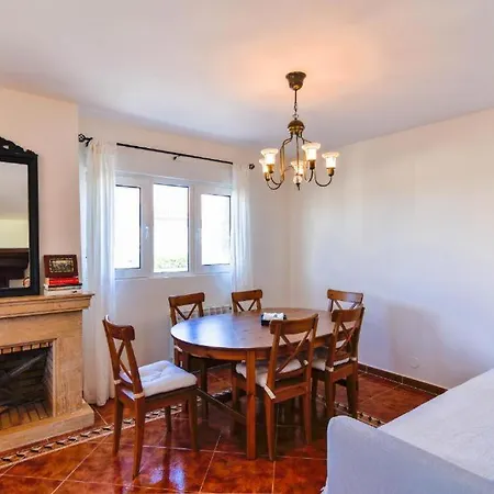 Casa Junto Al Faro De Okuda *