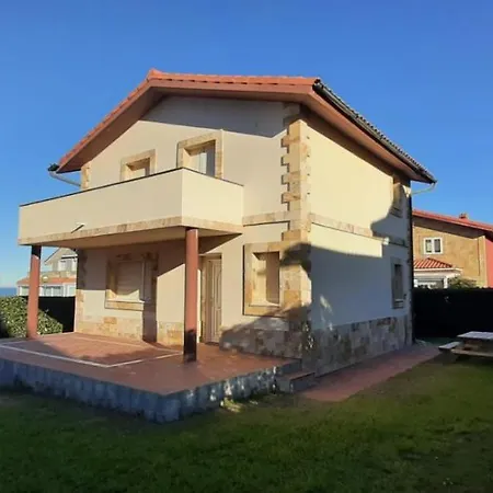Casa Junto Al Faro De Okuda