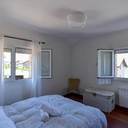 Casa Junto Al Faro De Okuda Holiday home Ajo