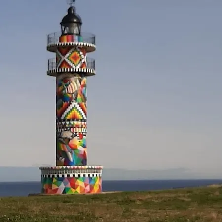 Casa Junto Al Faro De Okuda *