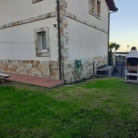 Holiday home Casa Junto Al Faro De Okuda *