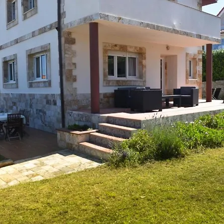Holiday home Casa Junto Al Faro De Okuda